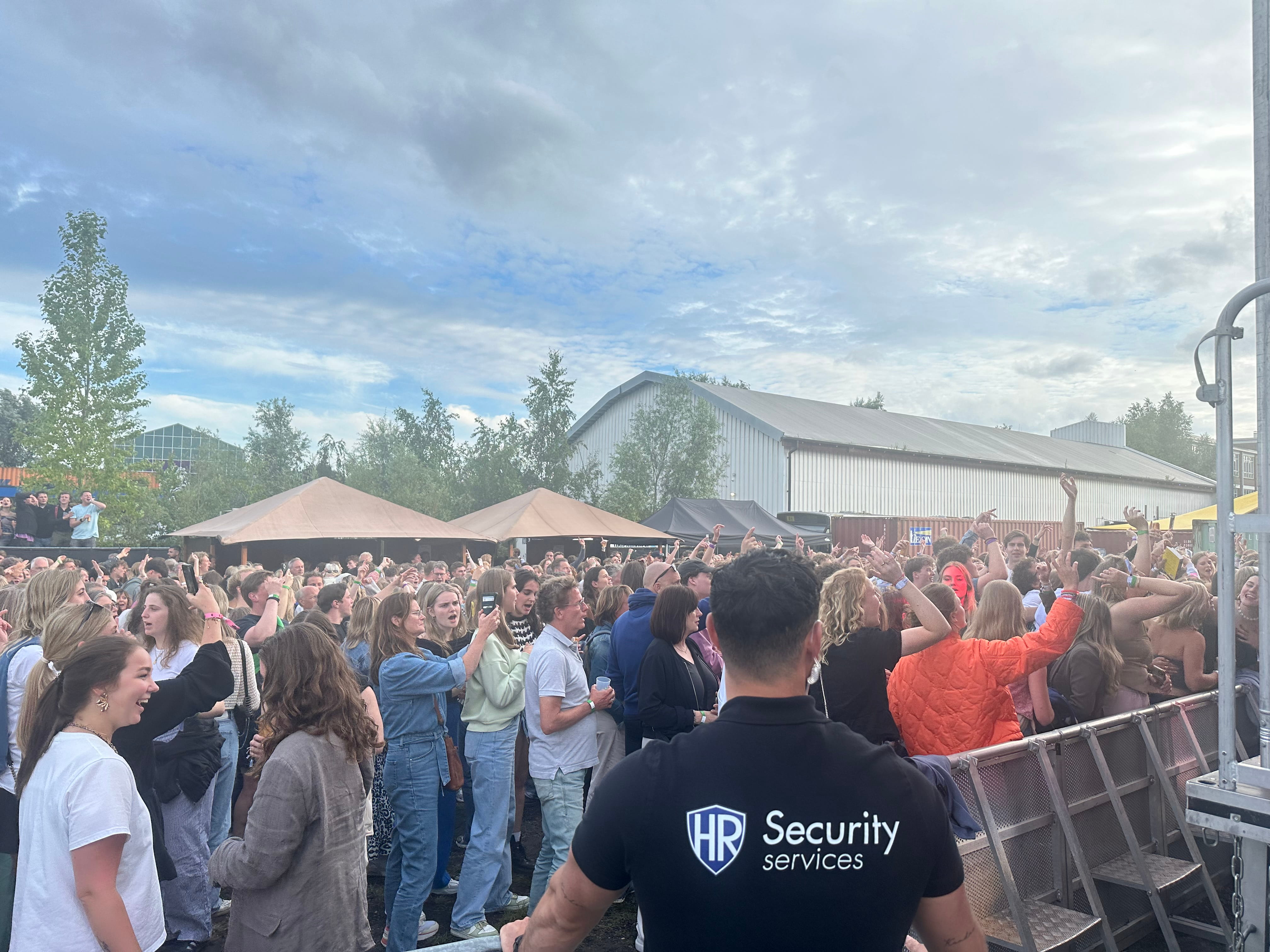 Beveiligers van HR Security Services bij een evenement